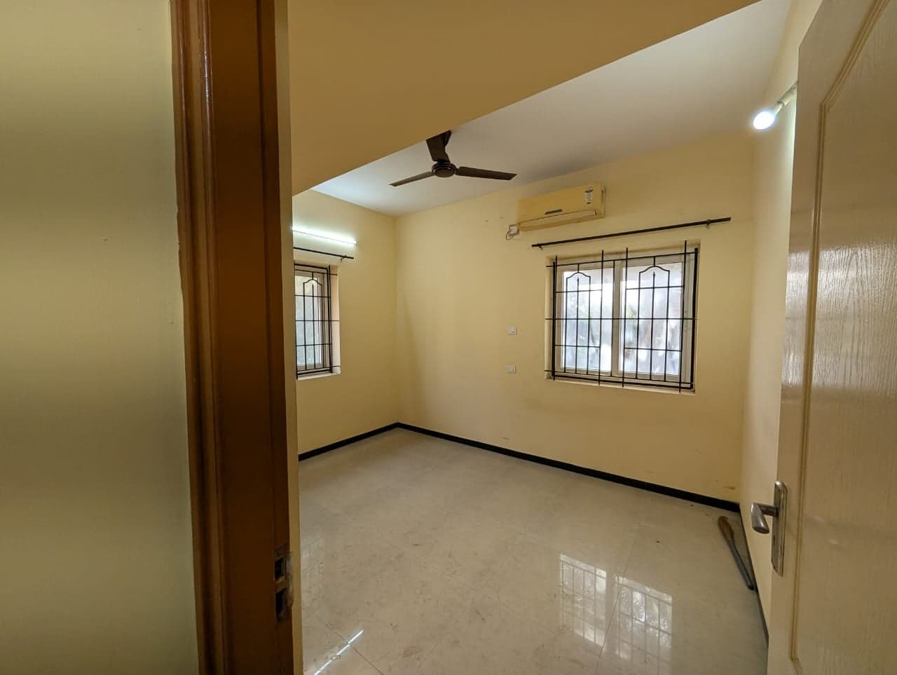 2BHK Residential for Rent in Town Hall Coimbatore Tamil Nadu, Coimbatore | 66 Cents
